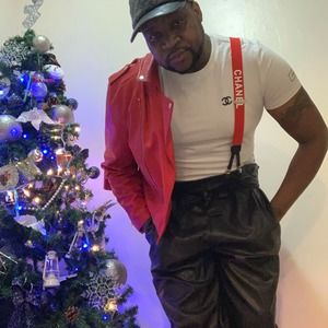 Meet your Posher, Yves